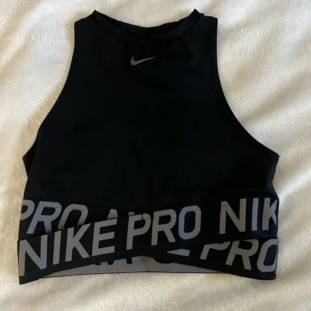 Nike womens cropped tank